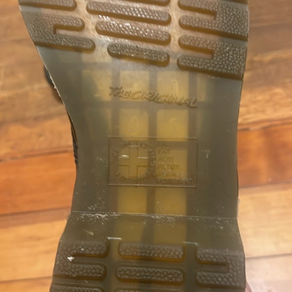 dr. martens original women’s boots. lightly worn, in good shape. - Picture 2 of 4